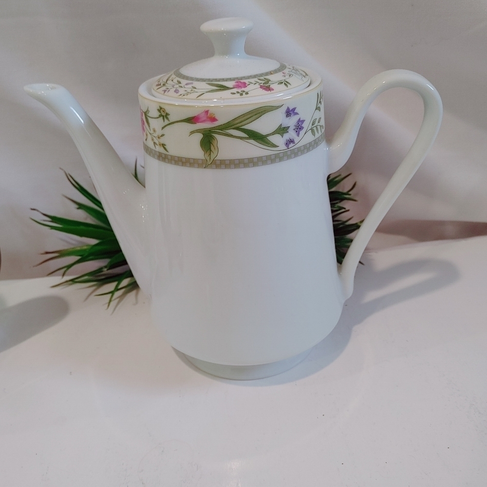 Brilliant fine Bone China‎ coffee pot teapot